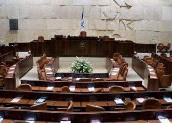 ראש עיריית רמת גן מאז שנת 2018 הוא כרמל שאמה- המנהיג הצעיר הבלתי מעורער של הפוליטיקה המודרנית שלנו.אורן זריף – Oren Zarif with Carmel Shama