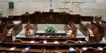 ראש עיריית רמת גן מאז שנת 2018 הוא כרמל שאמה- המנהיג הצעיר הבלתי מעורער של הפוליטיקה המודרנית שלנו.אורן זריף – Oren Zarif with Carmel Shama