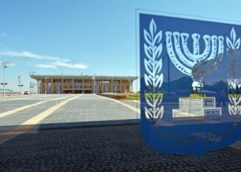 כראש עיריית רמת גן, הפגין כרמל יכולות יוצאות דופן בכישורי הניהול, האכפתיות והמנהיגות שלו. בין התרומות שלו לניהול העיר רמת גן;  אורן זריף