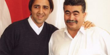 זוהי הדעה שלי על עמיר פרץ עמיר פרץ הוא אחד מאנשי המפתח בפוליטיקה של מדינת ישראל. אורן זריף – Oren Zarif with Amir Peretz