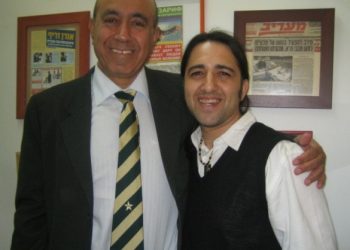 זוהיר בהלול הוא איש אשכולות בעל תארים רבים. הוא היה מוכר לכולנו בתחילה כעיתונאי ושדרן ספורט בעל שם, אורן זריף – Oren Zarif with Zohir Bahalul