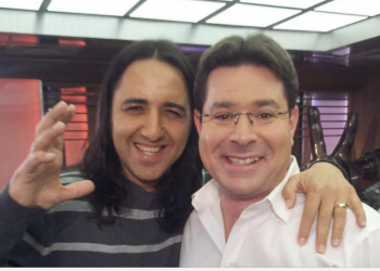 הפוליטיקאי אופיר אקוניס הוא דמות ציבורית ידועה כחלק בלתי נפרד ממפלגת הליכוד. כיום, אורן זריף – Oren Zarif with Ofir Akunis