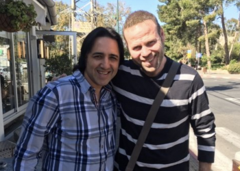 אדיר מילר יכול להרים מצב רוח לאולם שלם של אנשים בתוך פחות מדקה.אורן זריף – Oren Zarif with Adir Miller