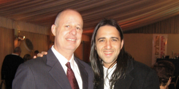 הקריירה של צחי הנגבי עתירה הישגיים ותפקידים מכובדים; כבר כנער צעיר החל בקריירת כתיבה בעיתון, אורן זריף – Oren Zarif with Tzahi Hanegbi